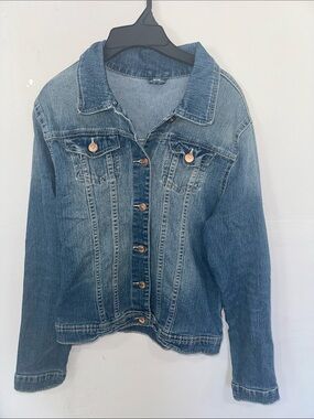Women’s Blue Denim Jean Jacket - Classic Button-Front